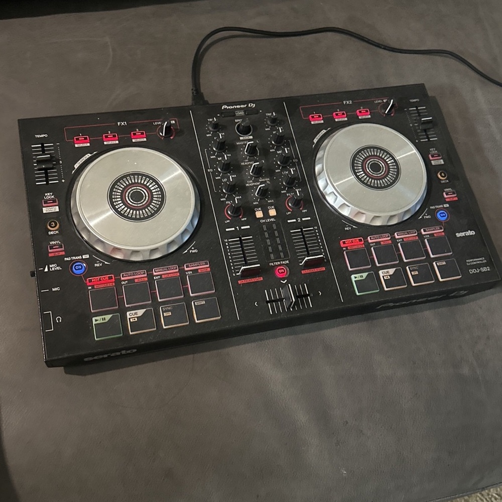 Pioneer DJ DDJ-SB2 Controller